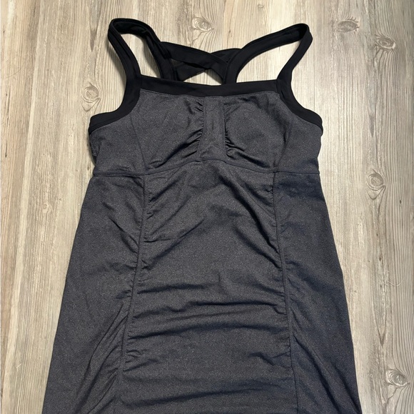 Athleta Medium Square Neck Crisscross back pit to pit 14, length 21 - Picture 5 of 5